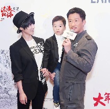 周迅助推青年摄影师 展现多面时尚魅 裘德·洛希望继续拍《神奇动物》：会一直等待 大片推荐 >> 动作 悬崖之上 8.2 暗藏汹涌谍战传奇 剧情 山河披锦绣 7.5 退耕还林脱贫致富 历史 大决战之淮海 9.0 抗战经典淮海战役 大决战之辽沈 改变历史史诗战略 剧情 免费 6.7 当代青年创业故事 爱情 漂亮的女邻居 7.5 三男子倾心一村姑 | | | | | | 电影频道节目中心官方网站 意见反馈 手机浏览精彩资讯 返回顶部 | (1/18) 宋江《甜蜜家园3》公开海量剧照 最终季7.19开播 | (2/9) 组图：宋江《甜蜜家园3》公开海量剧照 最终季7.19开播 重新播放 大图播放 猜你喜欢CCTV6 VIP影院 搜索 电影 星闻 独家 更多 专题 图片 视频 滚动 首页 新闻 大片 影库 CCTV6 VIP影院 客户端 电影网>新闻>明星资讯 《甜蜜家园3》曝预告及海报 魔王李到晛挑衅宋江 时间：2024.WIFI下打开 共18张 7月3日，Netflix下半年重磅韩剧之一《甜蜜家园3》发布预告及海报，已经变成怪物的车贤秀（宋江 饰），“超强怪物体”边尚昱（李阵郁 饰）战损状态登场，长达2分钟的正式预告中也披露了不少重要讯息。